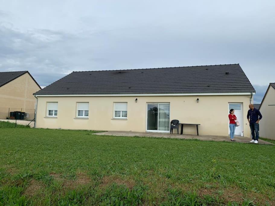 Villa Une Maison Equipee Et Simple. à Nevers Extérieur photo